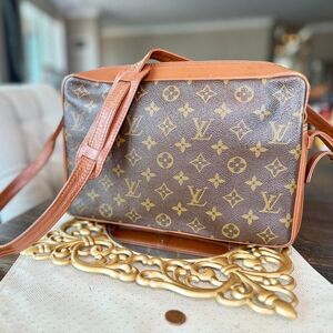Louis vuitton LV adjustable crossbody shoulder Brown Bag leather interior